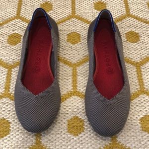 Excellent condition Rothy’s Charcoal color Flats